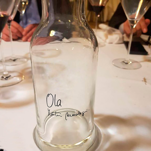 Botella de Agua Personalizada Restaurante OLA MARTÍN BERASATEGUI Botellas de Agua Personalizadas Restaurante OLA MARTÍN BERASATEGUI